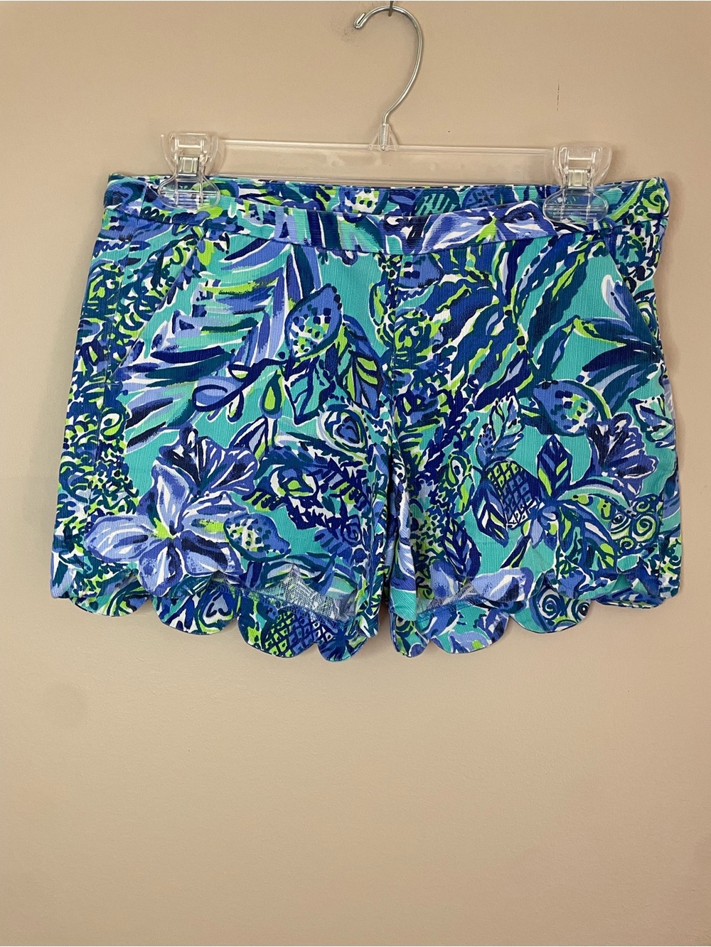 Lilly Pulitzer Magnolia Scalloped Hem Shorts Sneak a Peak Size 0